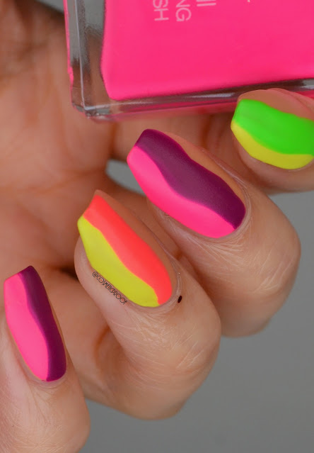 Matte Neon Wave Nail Art Matte Neon Wave Nail Art